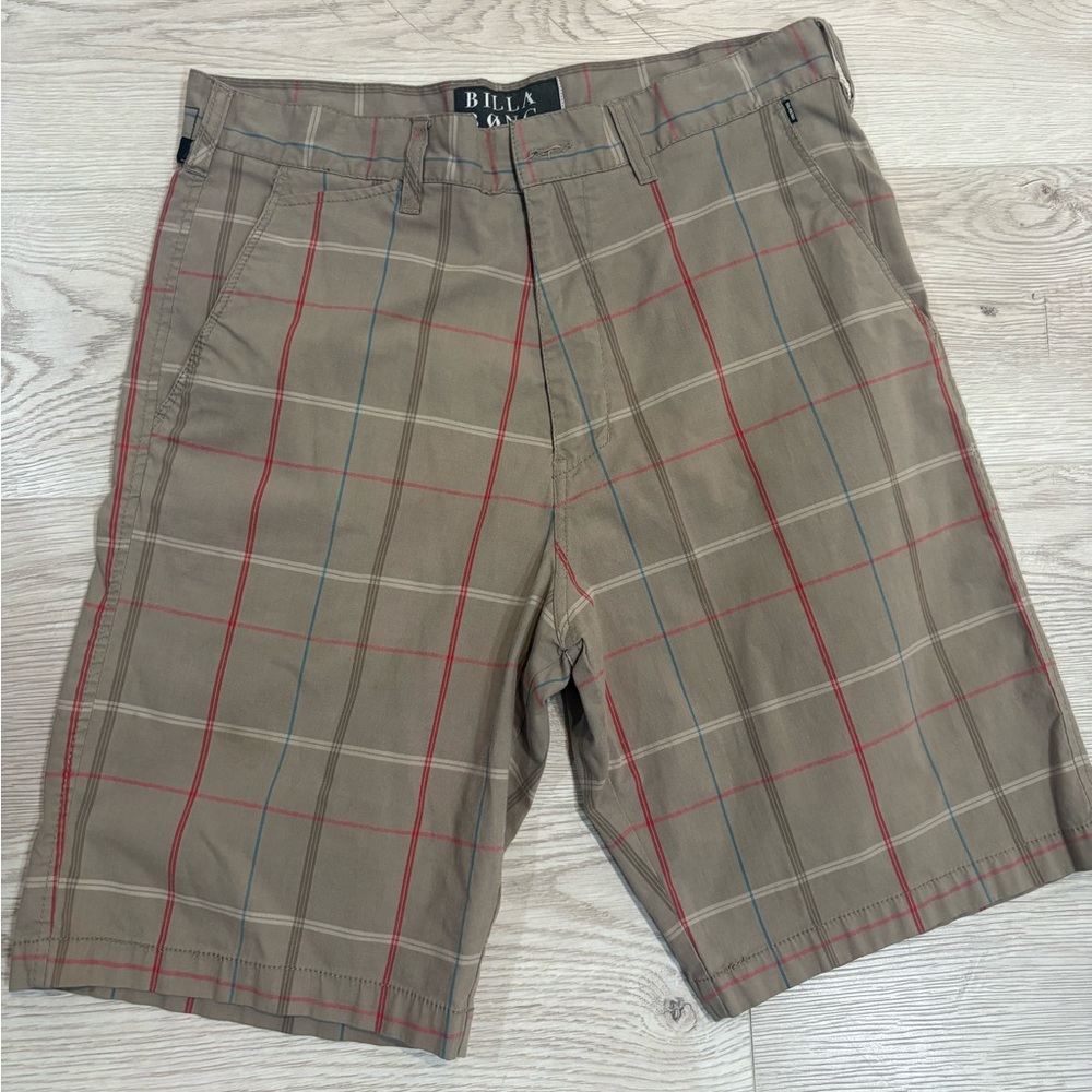 BILLABONG plaid shorts 33” waist EUC